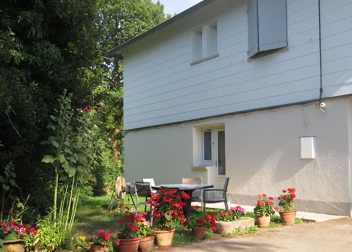 D'hotes Les Menhirs Bed & Breakfast Moulin-Mage